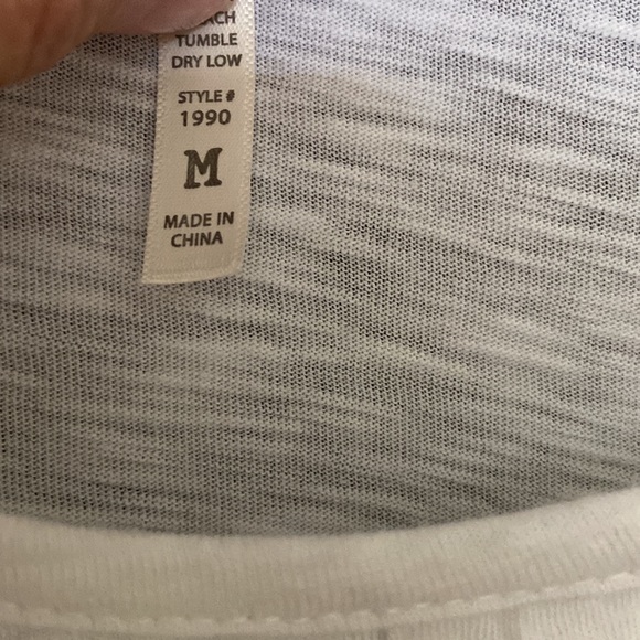 Cute cotton tee shirt with crochet detail size M - Picture 3 of 8